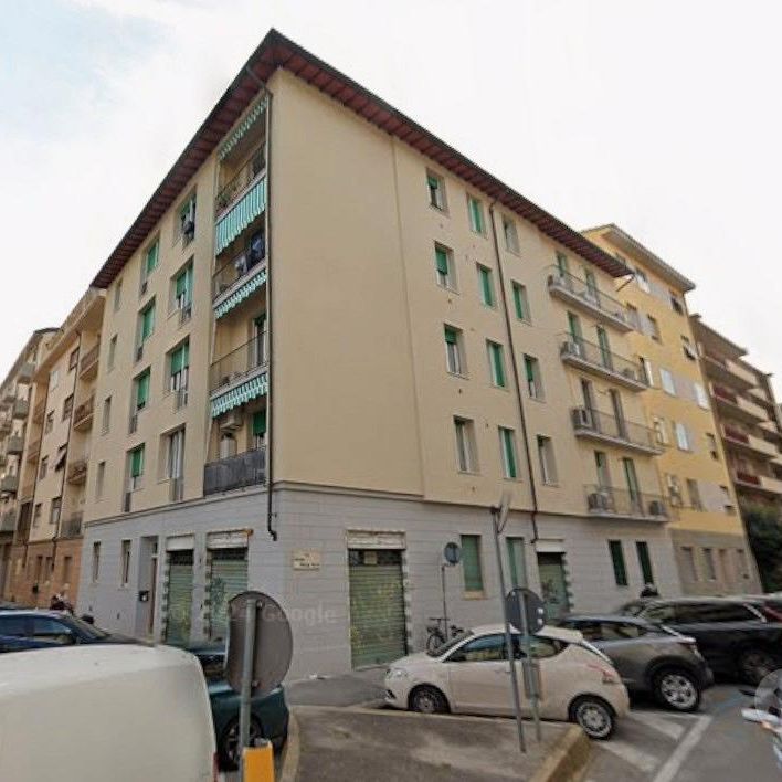 TRILOCALE in zona POMTE DI MEZZO + BALCONE - Photo 1
