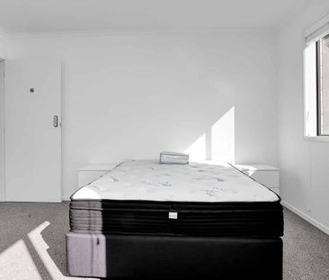 Power & Internet included - singles and couples considered - close ... - Photo 2