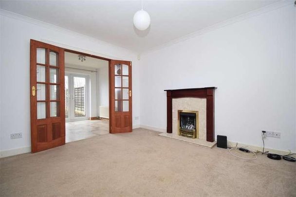 Falmouth Avenue, Normanton, WF6 - Photo 1