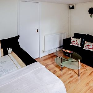 Flat 1, 63 BRUDENELL ROAD Leeds - LS6 1HA - Photo 2