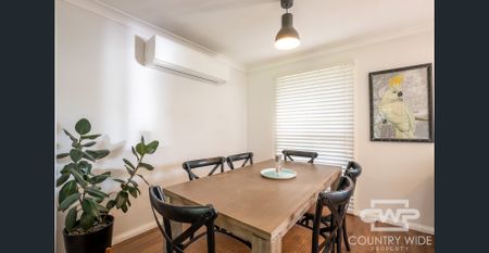 4 Bedroom, 2 Bathroom Home In a quiet area of town for Rent! - Photo 3