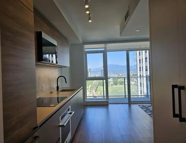 3003 10448 UNIVERSITY DRIVE | 3003 10448 UNIVERSITY DRIVE, Surrey - Photo 1