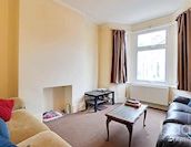 Middle Road - Plaistow - E13 - Photo 1