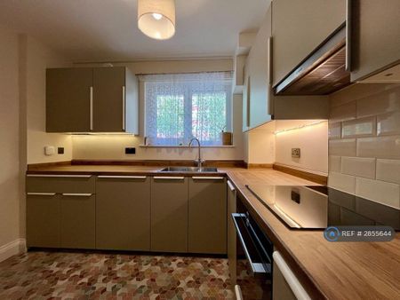 3 bedroom maisonette to rent - Photo 5