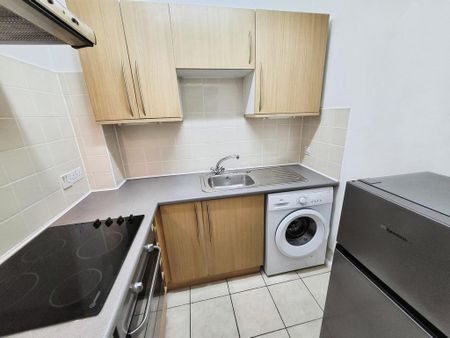 1 bedroom flat to rent - Photo 3