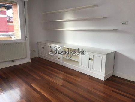 Alquiler de piso en Calle Benturillena Kalea - Foto 2