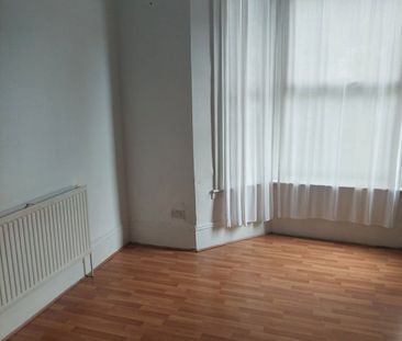 Room in a Shared House, Winslade Road, SW2 - Photo 6