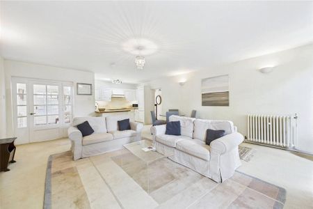 2 bedroom maisonette to rent - Photo 2