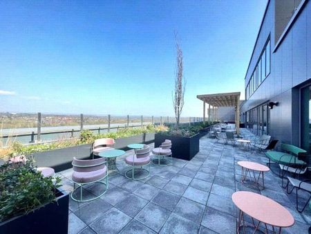 **RENT INCENTIVE 2 weeks rent free** For September move ins. Rent at Thames Quarter; this 6th floor, two bedroom, 2 bathroom, apartment with superb residents facilities. - Photo 4