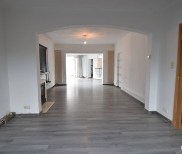 Ruime gezinswoning met tuin, garage en 3 slaapkamers te Gullegem - Foto 2