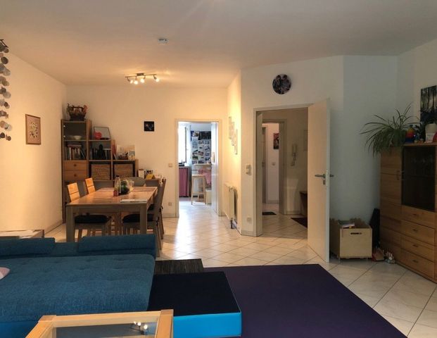 BONN, helle, großzüge 3 Zimmer-Wohnung, 105 m² Wfl., Küche, Diele, Bad-WC, GWC, Dachterrasse, Keller - Foto 1