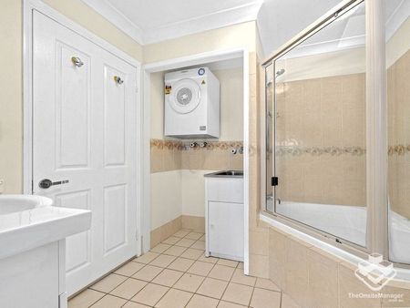 Large and Comfortable 1BR in City Fringe Oasis - Photo 3