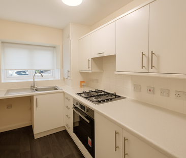 2 bedroom terraced house to rent - Photo 4