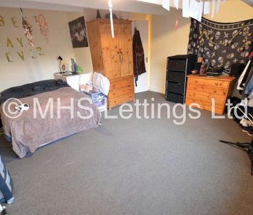 6 Bedroom Mid Terraced House for rent in Manor Drive - Photo 5