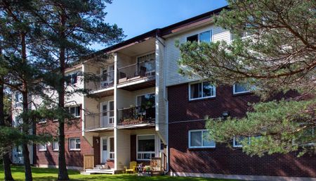 175-211 Harlington Crescent - Photo 3