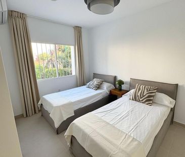 LARGE DETACHED VILLA WITH PRIVATE POOL AND GARDEN - Photo 5