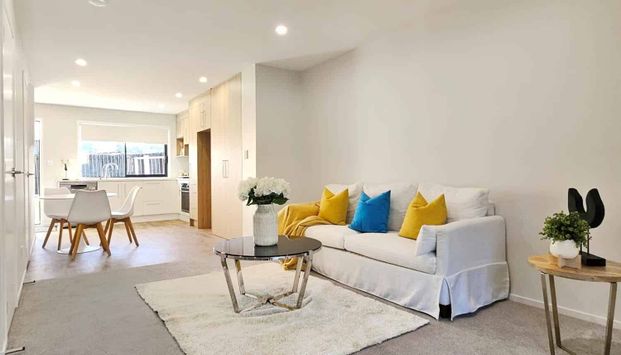 MANGERE BRIDGE, 3 BEDROOMS - Photo 1