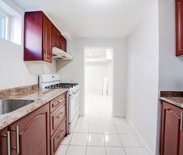 For Lease - 5 Claresholme Drive, Toronto, Ontario - Photo 2