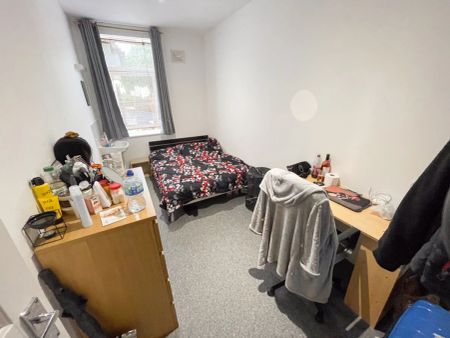 To Rent St Clement's Road, Boscombe, Bournemouth, BH1 £1,455 pcm Tenancy Info - Photo 3