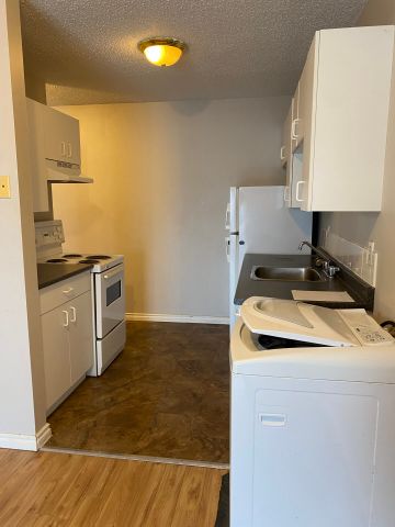 Westside – 1 Bedroom - Photo 2