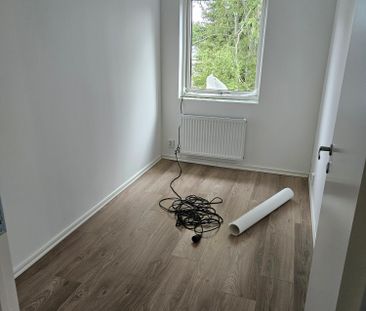 Västergatan, Hovmantorp - Photo 1