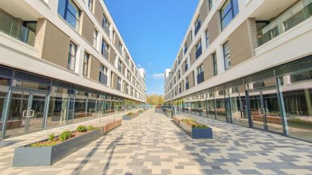 Boston House, Park Place, Stevenage - Photo 2