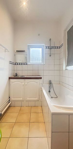 Appartement à louer - REIMS- RUE RUINART DE BRIMONT - Photo 1