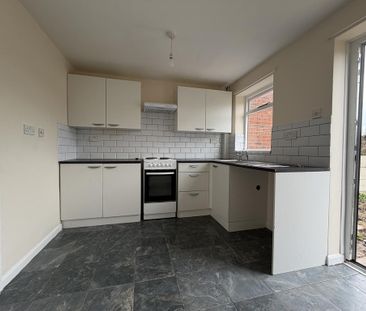 2 bedroom property to rent - Photo 3