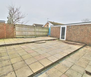 Gainsborough Crescent, Eastbourne, BN23 7NL - Photo 2