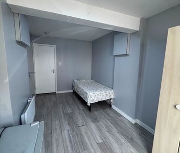 Room in a Shared House, Tower Hamlets Road, E7 - Photo 1