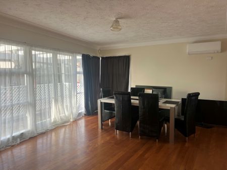 3 bedroom Handy to Southmall - Photo 2