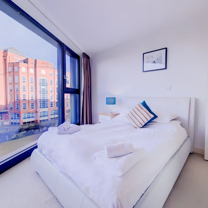 2 Bed Apartment with Balcony - Photo 1