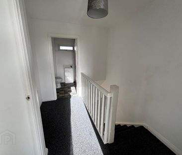 10 Broadway Avenue, Carrickfergus, BT38 8DD - Photo 3