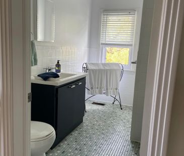 For Lease - 1052 FISHER Avenue, Carlington - Central Park, Ontario - Photo 1