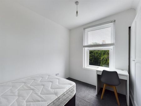 5 bedroom terraced house to rent - Photo 2