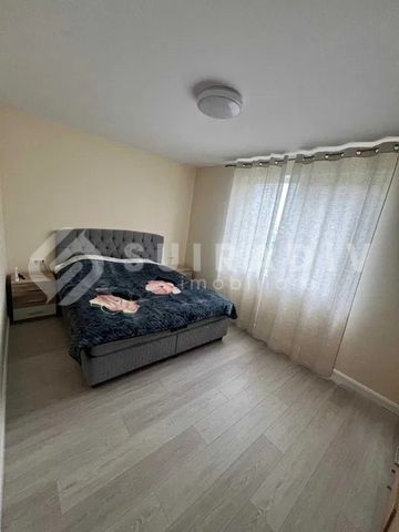 Casa la prima inchiriere, 5 camere, 3 bai, curte de 350mp- Dezmir - Fotografie 3