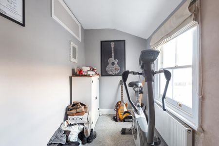 4 bedroom terraced house to rent - Photo 2