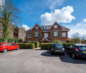 Addlestone Park, Addlestone, KT15 - Photo 1