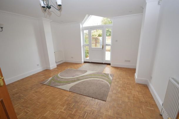 3 bedroom terraced house to rent - Photo 1