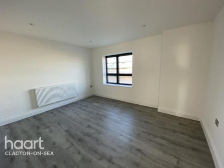 3 bedroom flat to rent - Photo 5
