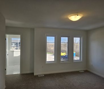 For Lease - 29 Whelan Court, Thorold, Ontario - Photo 1