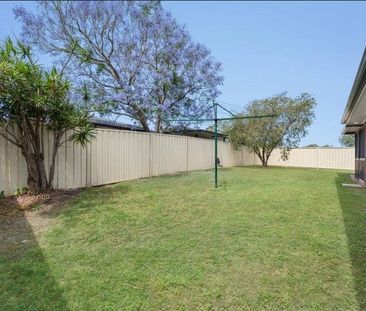 Spacious Family Home in Prime Location - Photo 4