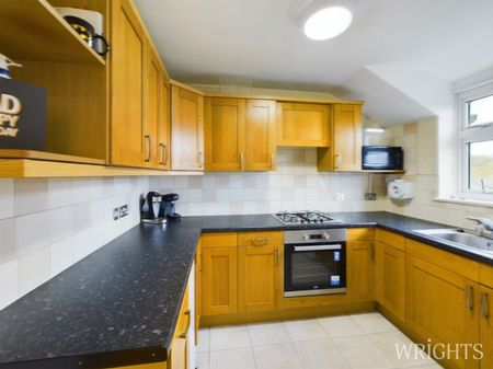 1 bedroom Flat - Kestrel Close, Stevenage - Photo 3