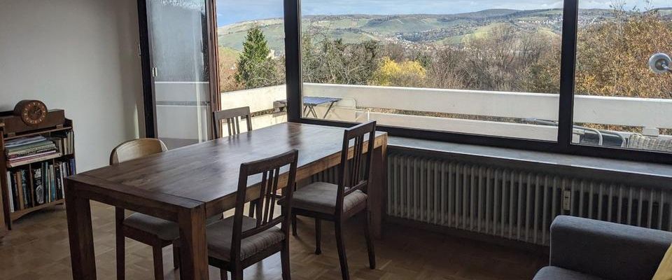 Schöne 2.5 Zimmer- Wohnung mit tollem Ausblick - Foto 1