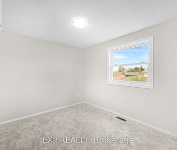 10 DONEGEL PLACE, Hamilton, Ontario, L9A4Z6 - Photo 1