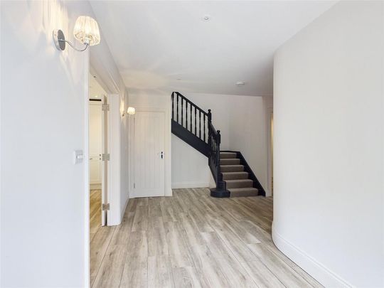3 bedroom barn conversion to rent - Photo 1