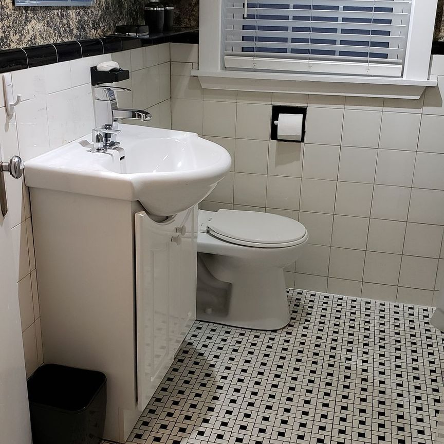 For Lease - 2674 Lake Shore Boulevard, Toronto, Ontario - Photo 1