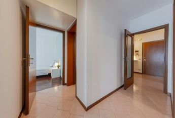 Via Urbino, Padova, Veneto 35142