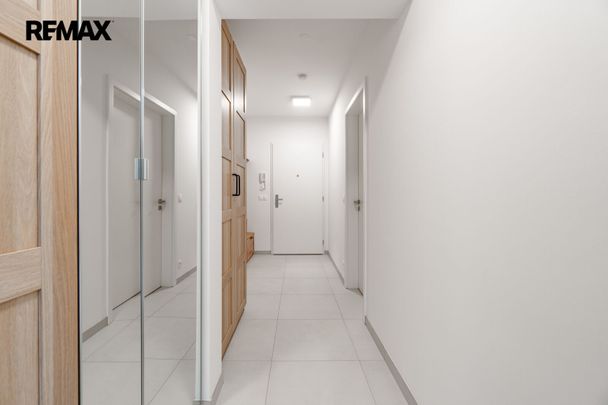 Pronájem bytu 2+kk v osobním vlastnictví 59 m², Praha 9 - Vysočany - Fotografie 1