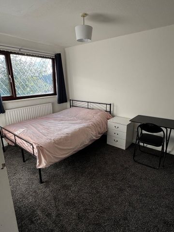 Room in a Shared House, St John's Road, LS3 - Photo 4